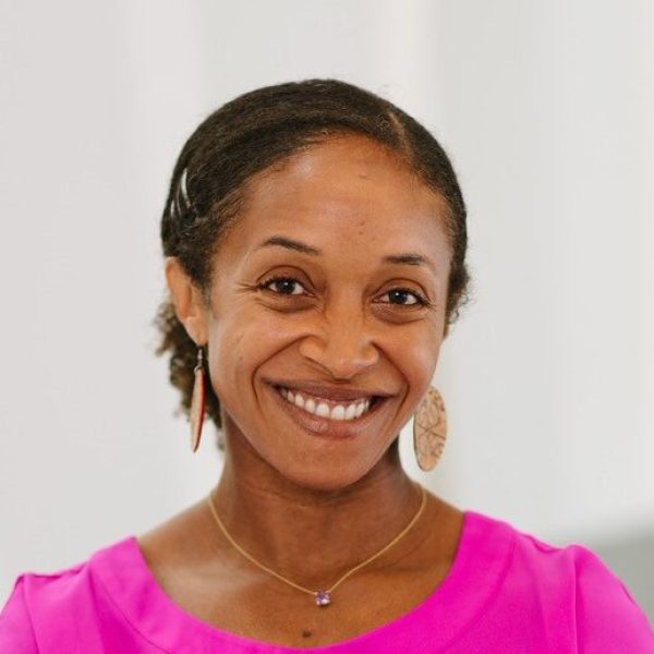 66183b59a233d41c21400c93_Aisha-Lofters_photo1-2020